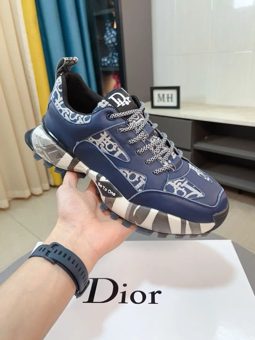Men's men's shoes 💰458🌹🌹【Dior】Best-selling official website world premiere🔝High-end men's shoes brand official website latest series: The upper is made of imported cowhide with specially designed fabrics➕Mesh breathable lining. Make walking more convenient and comfortable! Compared with the official quality, Midea’s 1:1 replica. Create a fashionable personality to set off your uniqueness! A must-have for trendy men! Classic style. Men's sizes: 38-44.